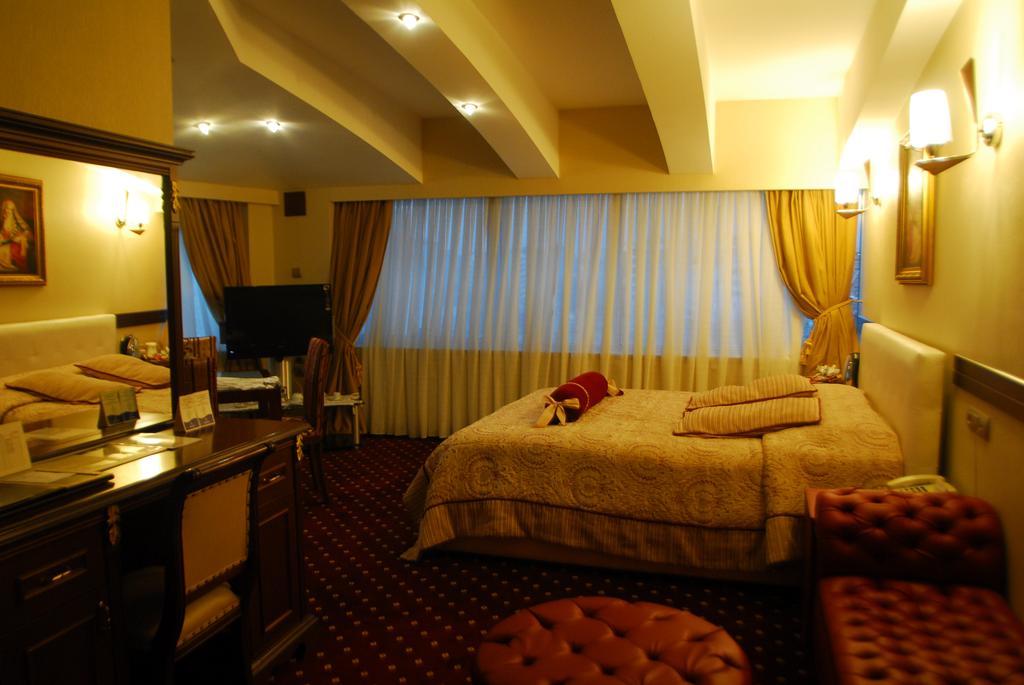 Adana Erten Hotel Εξωτερικό φωτογραφία
